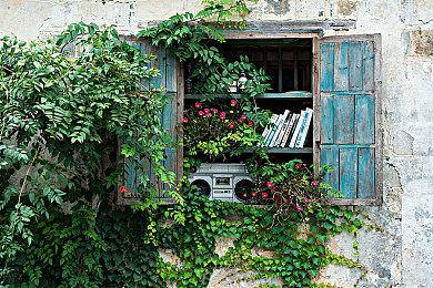 《换影循迹》现已上线：探索机械与生命交织的像素艺术杰作！